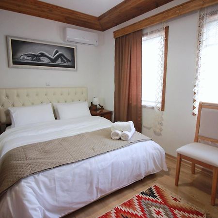 Апартаменты Emblematic House 3 Гирокастра Экстерьер фото