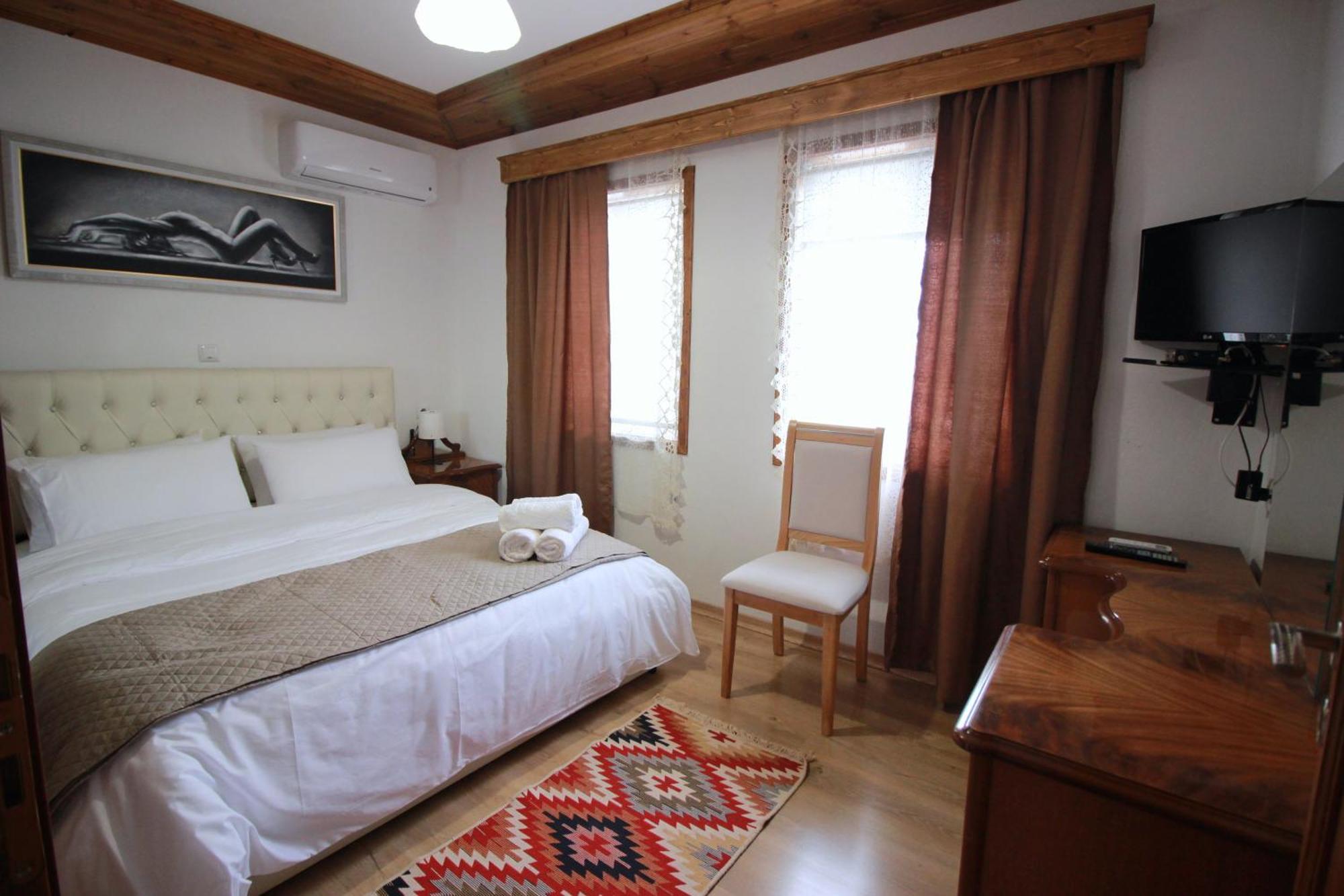 Апартаменты Emblematic House 3 Гирокастра Экстерьер фото